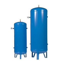 مخازن ذخیره هوای فشرده در اندازه ها و ابعاد مختلف و برای ذخیره کردن هوای فشرده با فشار مورد نظر بکار گرفته می شوند   